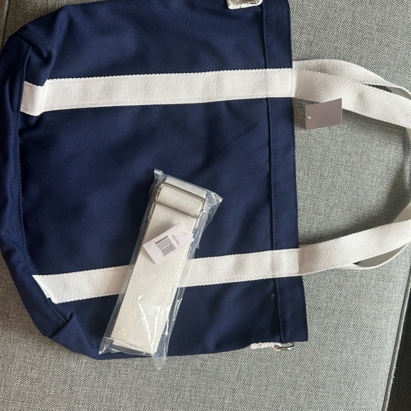 Blue Canvas Tote Bag with an External Pocket and additional crossbody strap - Picture 6 of 9